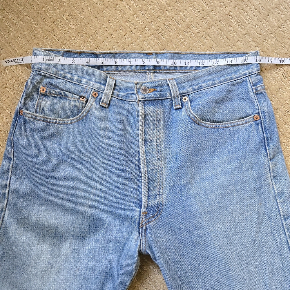 Vintage 1993 Levi's 501 32x27 USA Jeans Classic Light Blue Wash - Picture 3 of 13